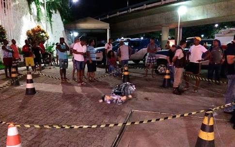 Torcedor do Bahia é morto na Avenida Vasco da Gama, em Salvador | Foto: Eduardo Oliveira/TV Bahia