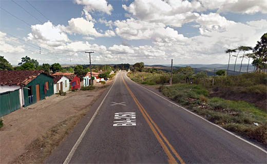 Homens armados surpreenderam vítimas na estrada, em Itiruçu | Foto: Google Street View/ Reprodução