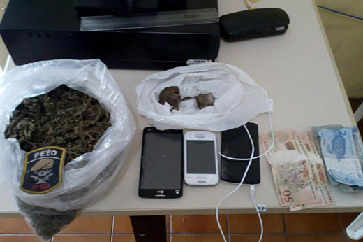 Dupla disse à polícia que a droga foi trazida de Piritiba e seria revendida em Araci | Foto: Divulgação/ PM