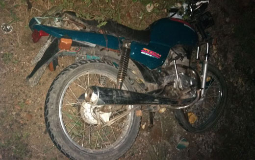 Moto estava caída próximo à vítima | Foto: Leitor do Notícias de Santaluz