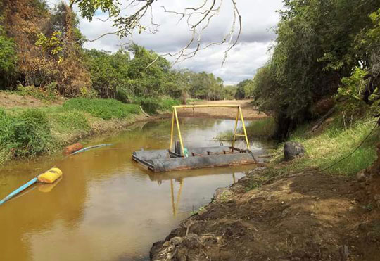 Moradores de Espanta Gado, em Queimadas, reclamam de precariedade do sistema de captação de água da comunidade | Foto: Notícias de Santaluz