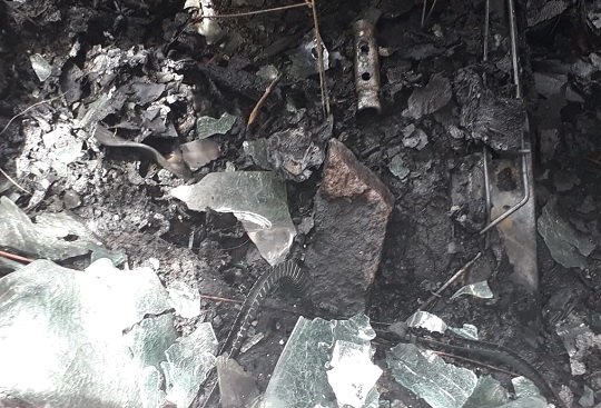 Pedra foi encontrada dentro do carro | Foto: Leitor do Notícias de Santaluz