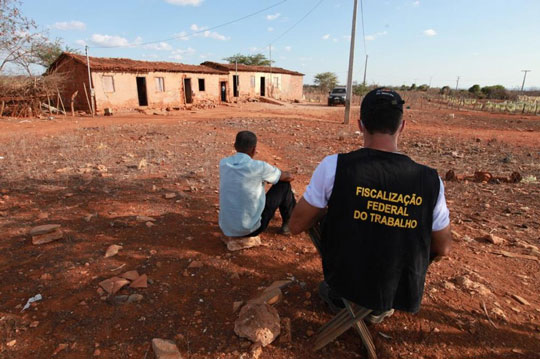 Sem água potável, energia e condições de moradia, mais de 30 trabalhadores são achados em condições análogas à escravidão na Bahia — Foto: Divulgação/Subsecretaria de Inspeção do Trabalho
