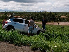 Homem de 42 anos morreu ao tentar beber água e perder o controle do carro na BR-242 | Foto: Blog Braga/Repórter Paiva