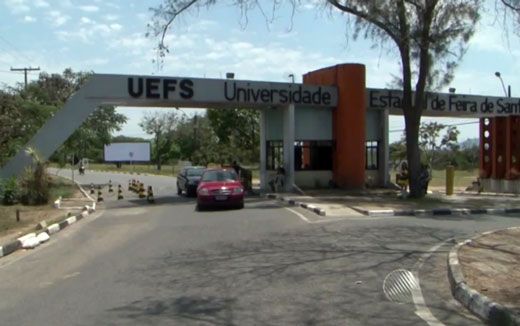 Estudantes da Uefs foram levadas de dentro do campus da instituição durante um assalto | Foto: Reprodução/TV Bahia