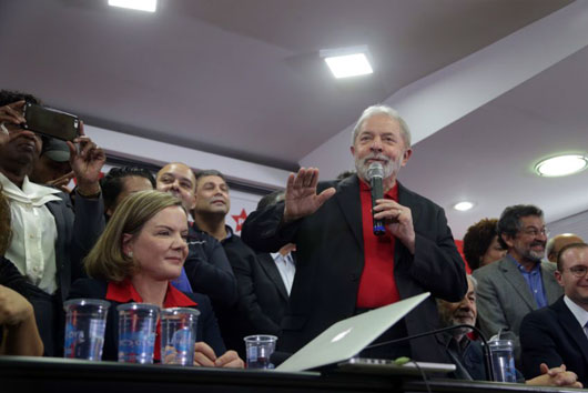 Ex-presidente Lula dá entrevista coletiva na sede do PT Nacional, em São Paulo. Foto: Paulo Pinto/AGPT