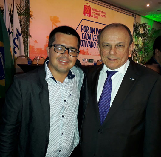 Rodrigo Santana e o presidente da CNDL, Honório Pinheiro | Foto: Divulgação/ CDL de Santaluz
