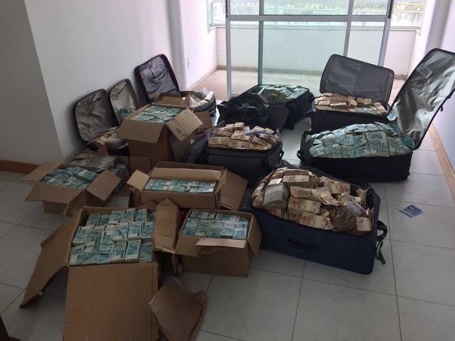 Dinheiro encontrado pela Polícia Federal em Salvador que seria utilizado por Geddel | Foto: Polícia Federal 