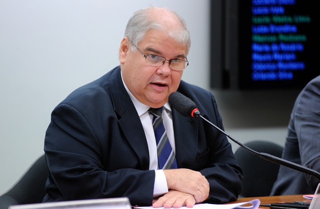 O deputado Lúcio Vieira Lima (PMDB-BA) durante sessão em uma das comissões da Câmara | Foto: Lúcio Bernardo Jr/Câmara dos Deputados
