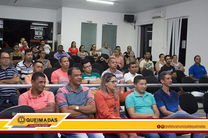Reunião aconteceu na Câmara Municipal de Queimadas | Foto: Ascom/Prefeitura de Queimadas 