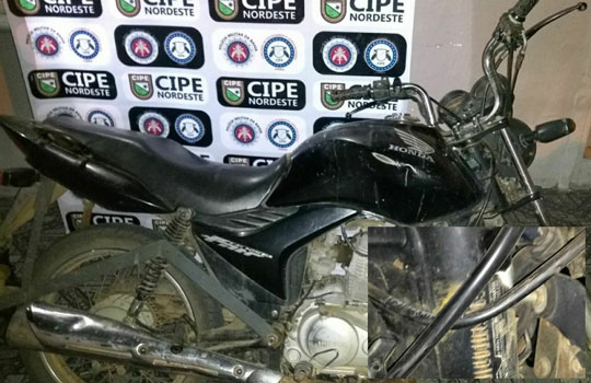 Moto estava sem placa e com chassi raspado | Foto: Divulgação/PM