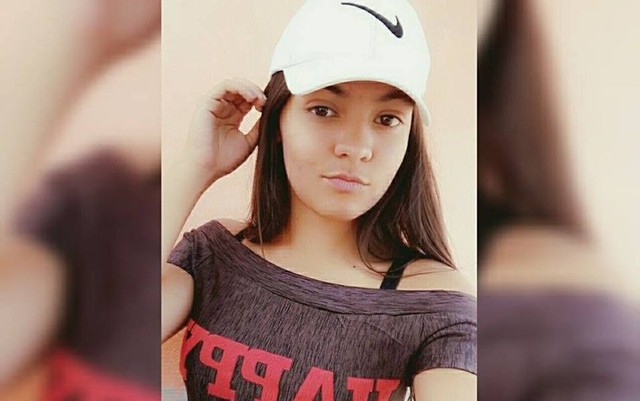Estudante Raphaela Novince, de 16 anos, foi morta a tiros dentro de escola em Alexânia (Foto: Reprodução/Facebook