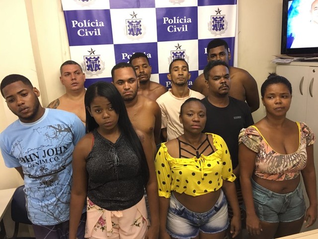 Dez pessoas foram presas por envolvimento com o tráfico de drogas (Foto: Divulgação/SSP-BA