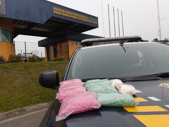 Mais de 16 mil comprimidos de ecstasy foram apreendidos pela Polícia Rodoviária Federal em Barra do Turvo, SP | Foto: Divulgação/Polícia Rodoviária Federal