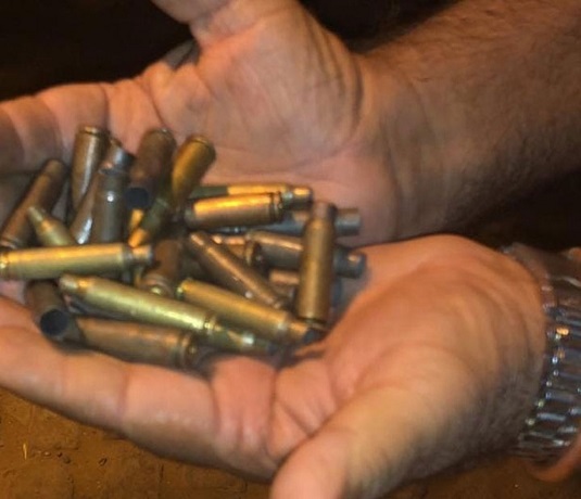 Morador encontra projéteis de arma de fogo após ação de criminoso contra posto bancário no interior da Bahia | Foto: Edivaldo Braga/Blogbraga