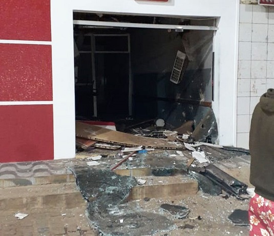 Posto bancário explodido por quadrilha em Mulungu do Morro, no interior da Bahia | Foto: Edivaldo Braga/Blogbraga