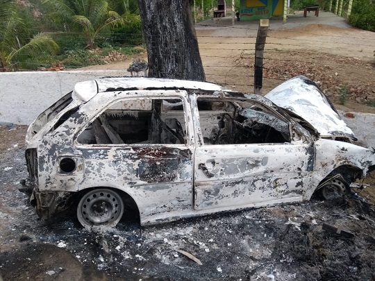 Populares incendiaram carro após motorista atropelar pessoas em festa | Foto: Notícias de Santaluz