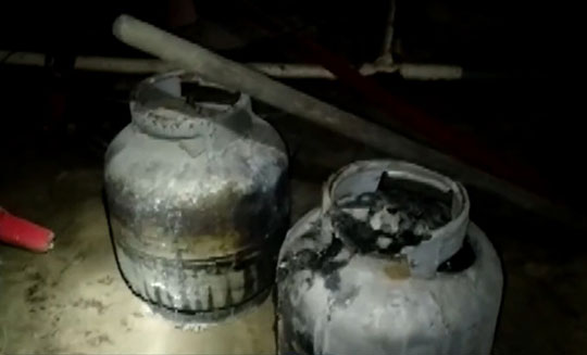 Suspeita é de que um vazamento em um botijão de gás teria iniciado o fogo | Foto: Reprodução/TV Bahia