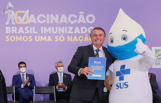 Bolsonaro durante lançamento do Plano Nacional de Operacionalização da Vacinação Contra a Covid-19 | Foto: Isac Nóbrega/PR