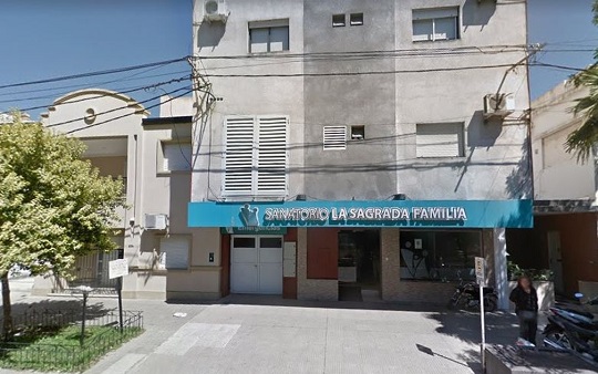Sanatório La Sagrada Familia, unidade de saúde onde idosa foi dada como morta ainda viva em Resistencia, na Argentina | Foto: Google Street View