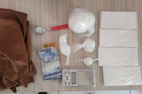 Mulher é presa com cocaína em sacola em Conceição do Coité