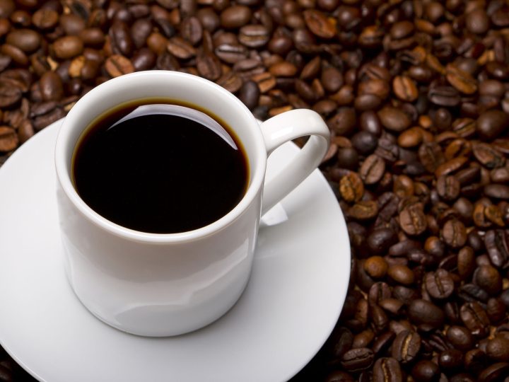 Trump diz que vai reduzir tarifas do café, mas não especifica de quais países