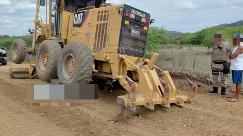 Idoso morre e mulher fica ferida após acidente com motocicleta e máquina de obra em Ichu