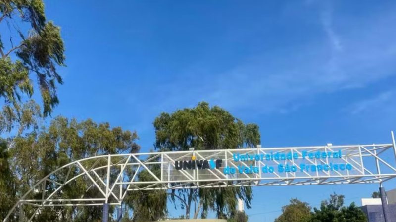 Mais de 140 alunos apresentam sintoma de intoxicação após refeição em restaurante de universidade da Bahia