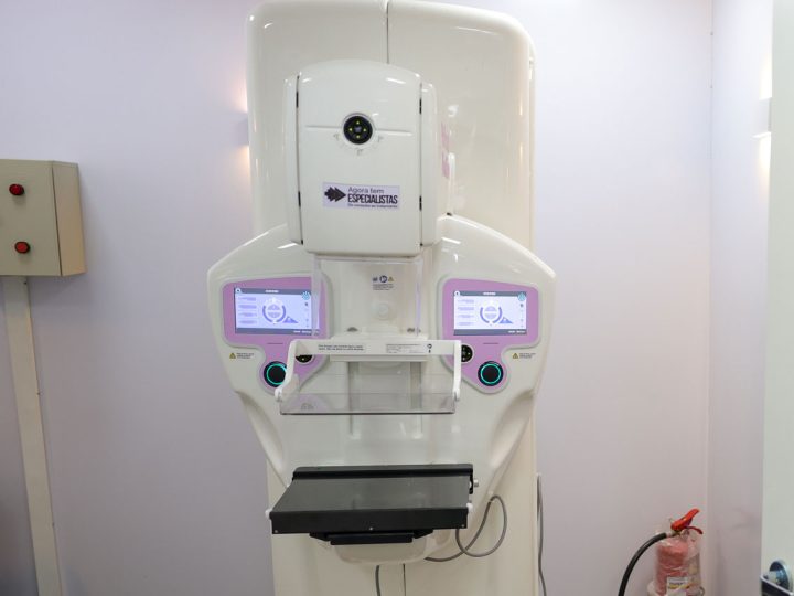 “Tá dando atestado de incompetência ao deixar o equipamento sem uso”, diz deputada ao cobrar prefeito de Santaluz por mamógrafo parado há quatro anos