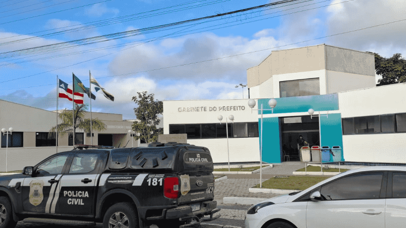 Patinando nas finanças? Prefeitura de Santaluz quer mais 1.100 funcionários; servidora reclama atraso de dinheiro