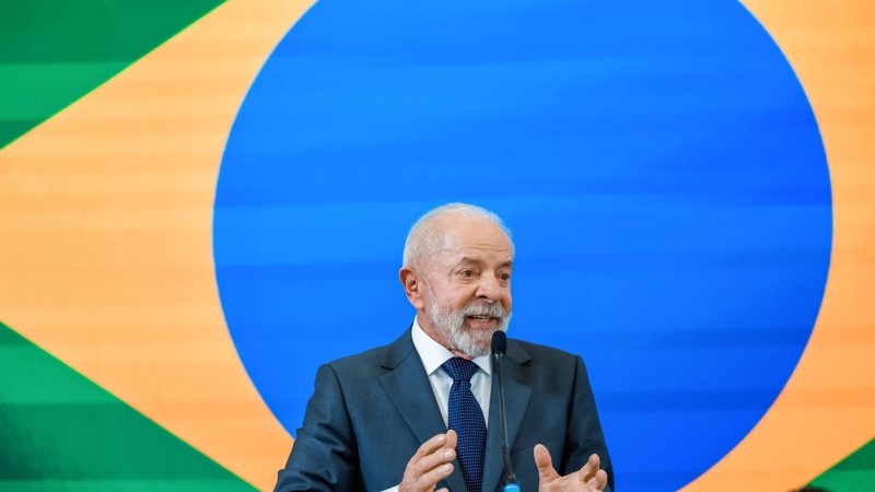 Governo vai tentar barrar votação neste ano do projeto que beneficia Bolsonaro; Lula pode vetar texto