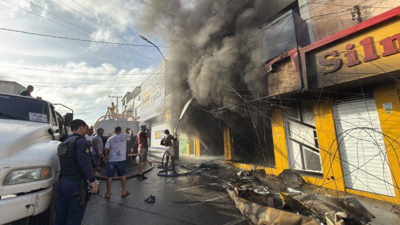 Loja da rede Silmara é atingida por incêndio no centro de Santaluz