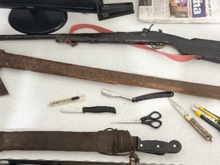 Homem é preso após ameaçar mãe de 76 anos com machado em Conceicão do Coité